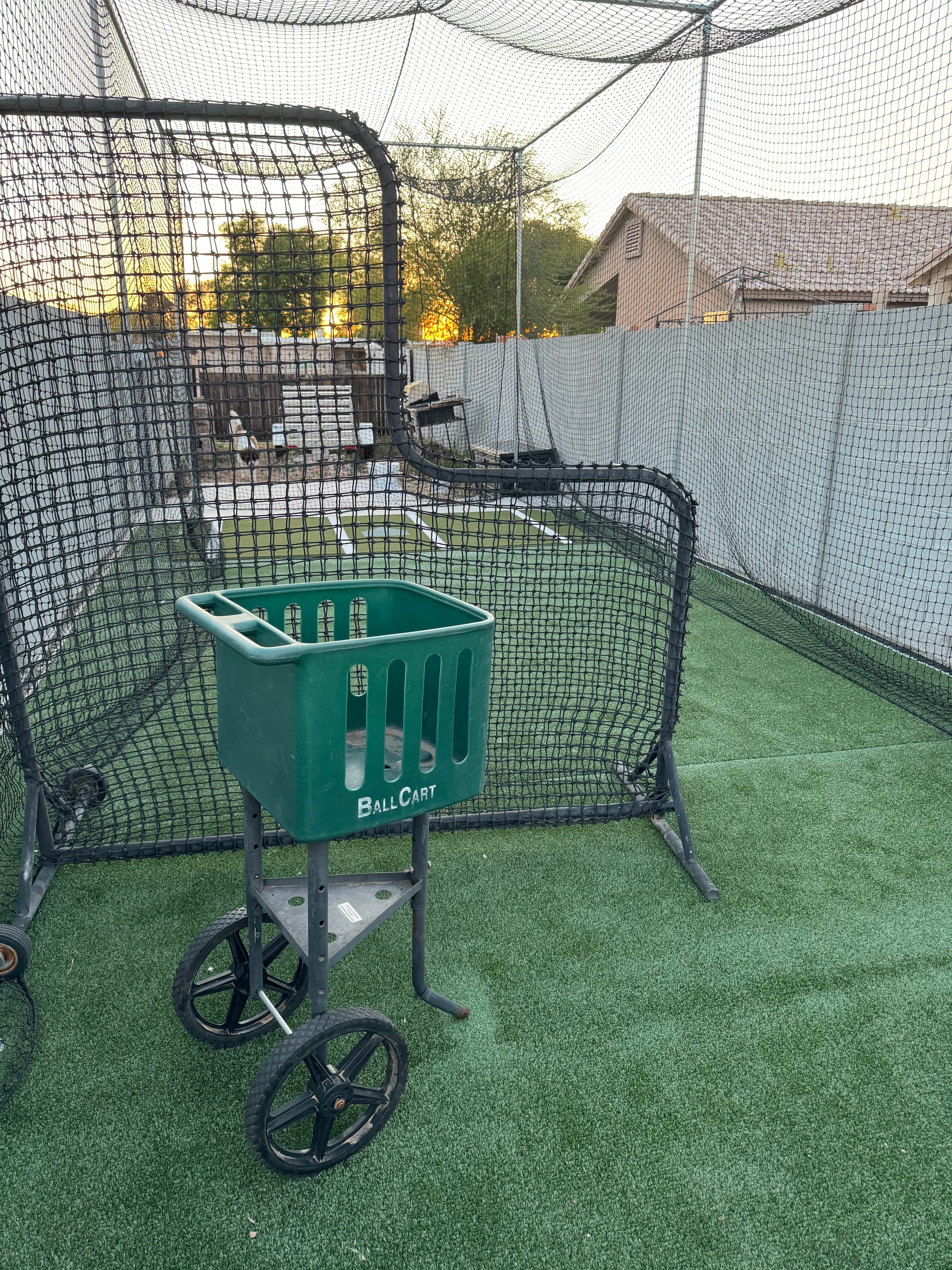 L screen and bucket of balls with tee hitting in Phoenix, AZ
