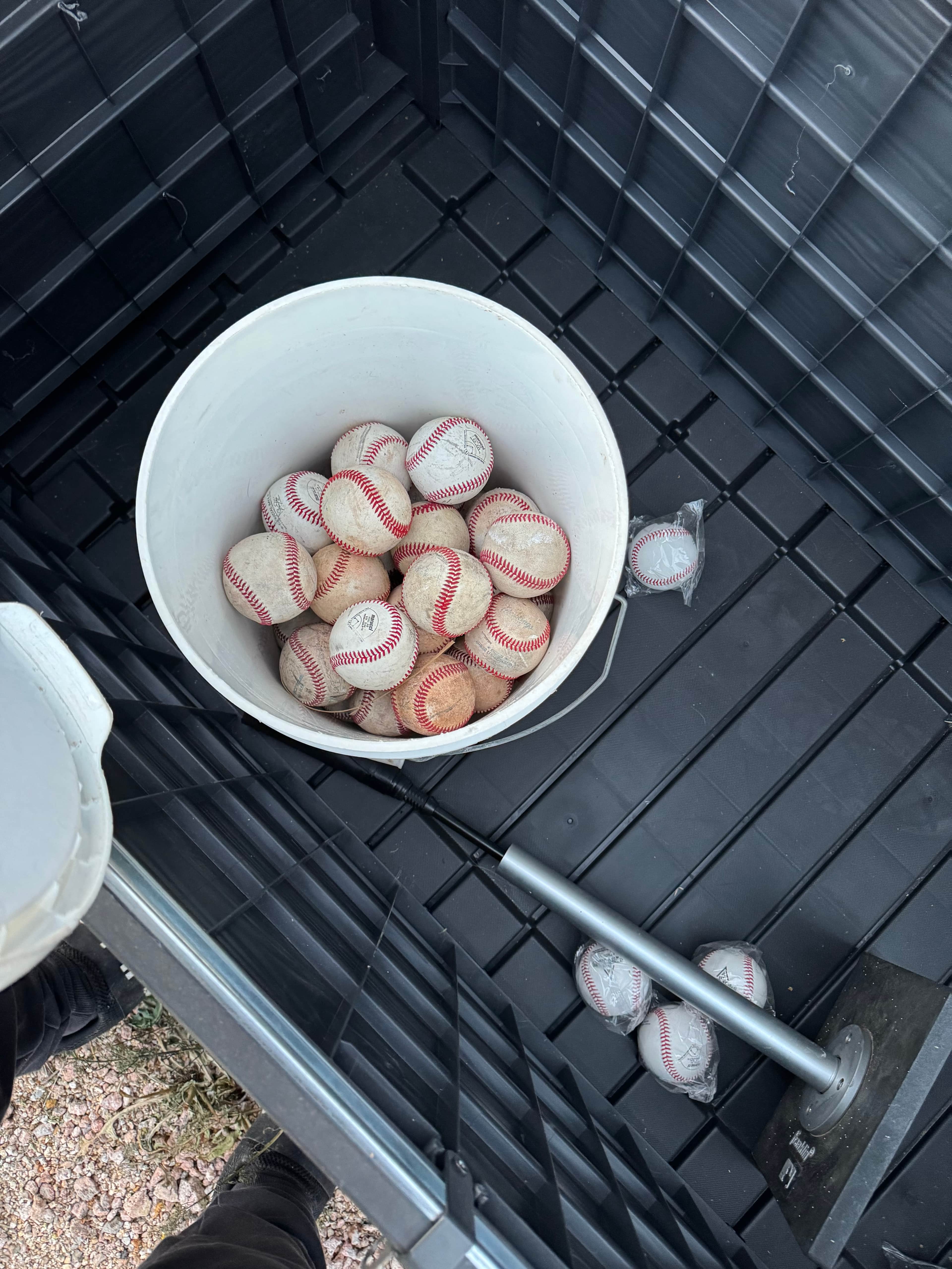 L screen and bucket of balls with tee hitting in Phoenix, AZ - photo 3