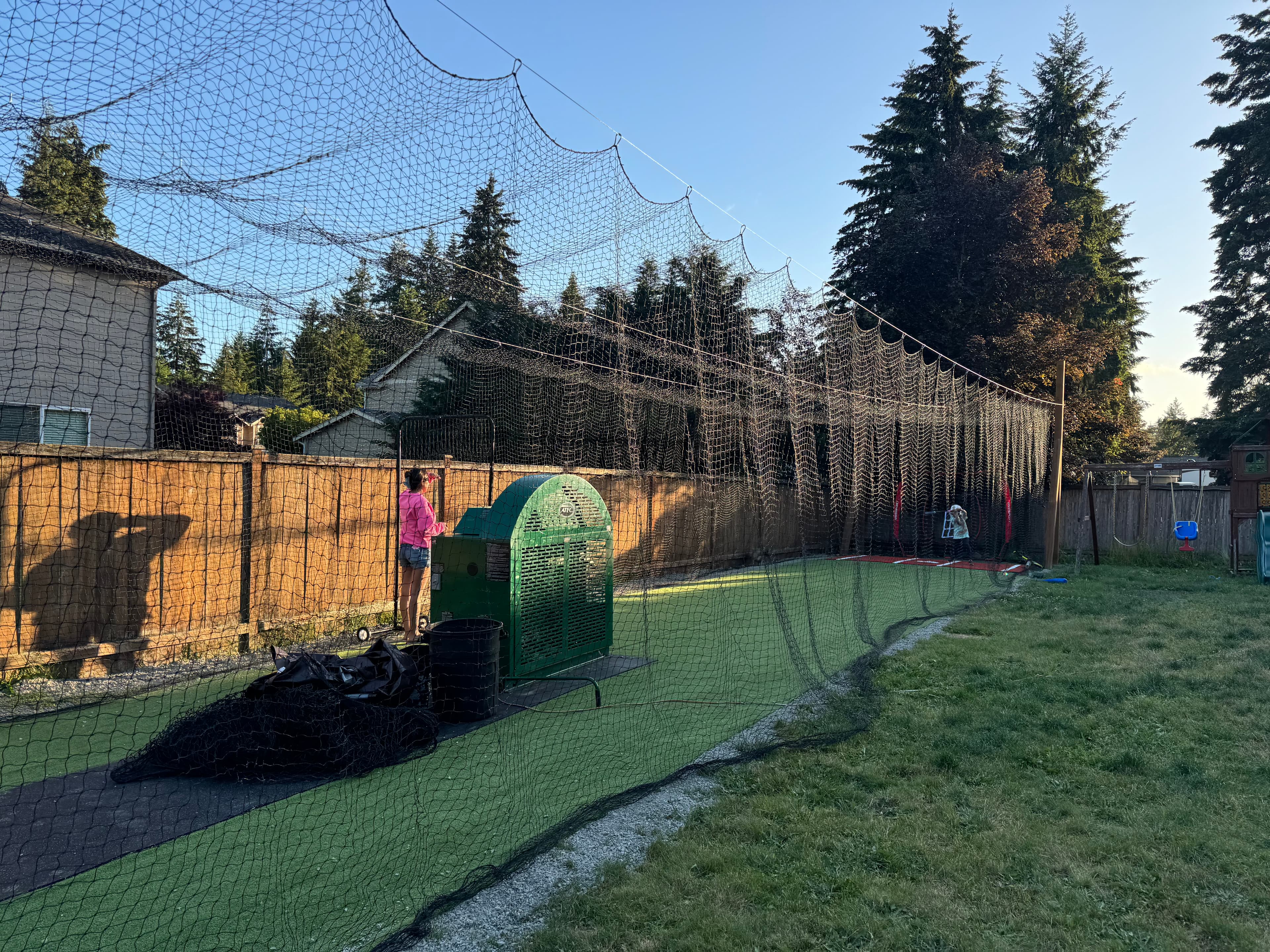 Batting Cage 200pitch count 30mph-98mph pitching machine in Roy, WA - Batting cage rental in Roy, WA